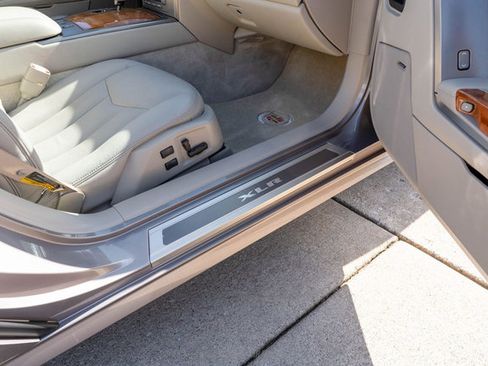 Used 2004 Cadillac XLR image 58