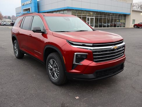 New 2026 Chevrolet Traverse LT w/ Driver Confidence Package image 2