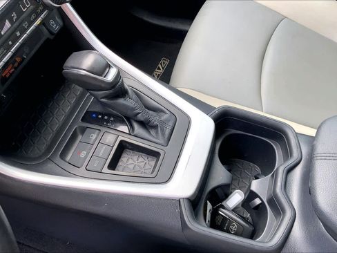Used 2021 Toyota RAV4 XLE Premium FWD image 17
