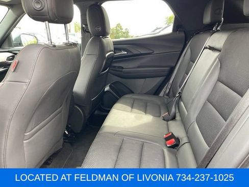 Used 2022 Chevrolet TrailBlazer RS w/ Technology Package FWD image 9
