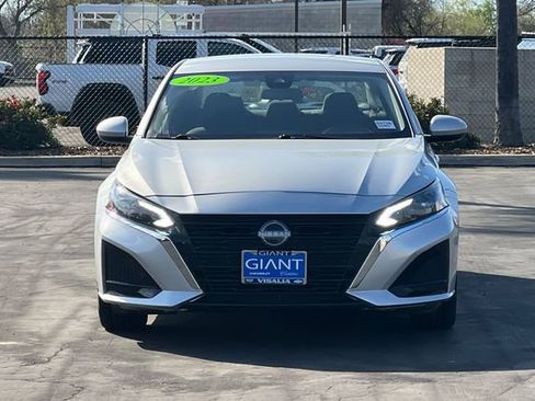 Used 2023 Nissan Altima 2.5 SV image 9