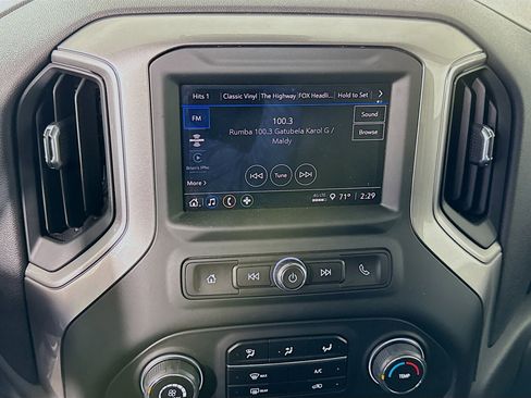 Used 2024 Chevrolet Silverado 1500 Custom image 17