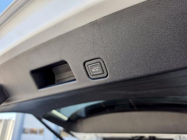 Used 2026 GMC Acadia Elevation w/ Elevation Premium Package FWD image 35