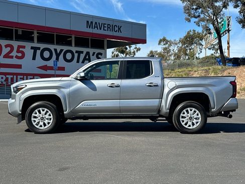 Used 2025 Toyota Tacoma SR5 image 2