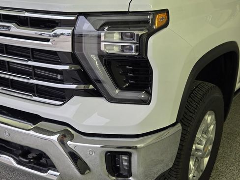 New 2026 Chevrolet Silverado 2500 LTZ w/ LTZ Premium Texas Edition AWD/4WD image 11