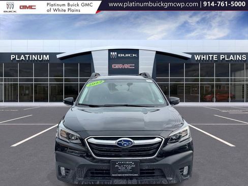 Used 2022 Subaru Outback Premium image 2