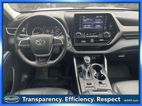 Certified 2022 Toyota Highlander XLE image 13