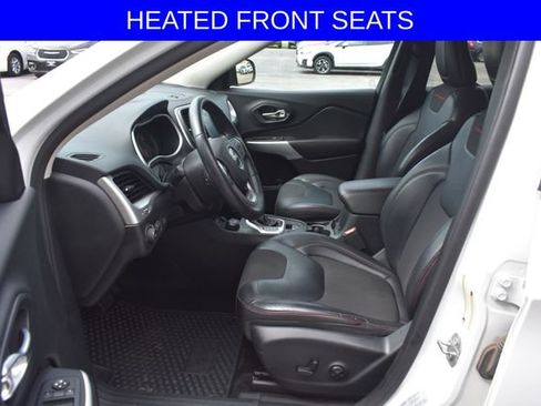 Used 2017 Jeep Cherokee Trailhawk w/ Comfort & Convenience Group AWD/4WD image 4