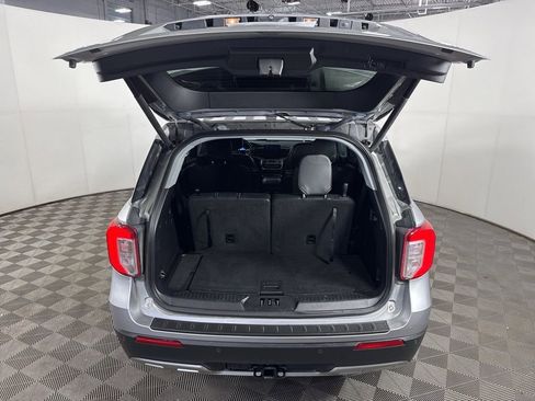 Used 2021 Ford Explorer XLT w/ Equipment Group 202A image 9