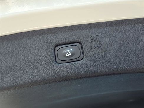 Used 2022 Ford Edge SEL w/ Convenience Package image 39