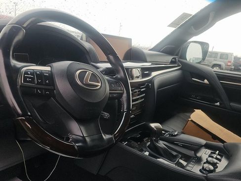 Used 2021 Lexus LX 570 4WD w/ Sport Package image 10