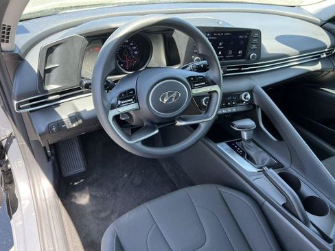 Used 2023 Hyundai Elantra SEL FWD image 12