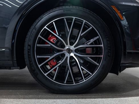 New 2026 Porsche Macan Turbo Electric AWD/4WD image 19