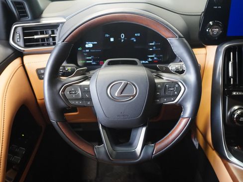 Used 2025 Lexus LX 700h Luxury w/ Appearance Package AWD/4WD image 16