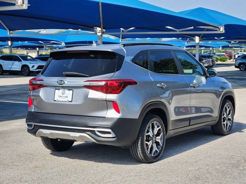 Used 2021 Kia Seltos EX AWD/4WD image 5