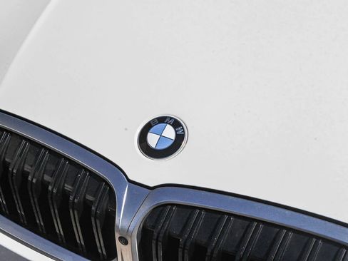 Used 2023 BMW 330i Sedan w/ Parking Assistance Package RWD image 11