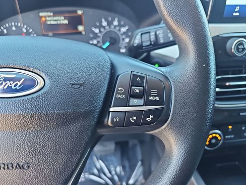 Used 2022 Ford Escape SE image 17