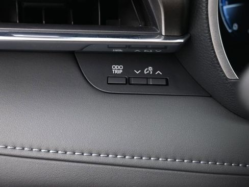 Used 2023 Toyota Highlander Limited AWD/4WD image 21