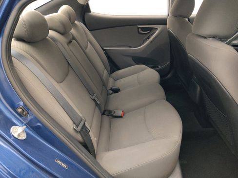 Used 2016 Hyundai Elantra SE FWD image 19