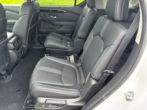 Used 2023 Honda Pilot Touring image 15