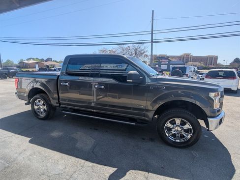 Used 2015 Ford F150 XLT w/ Equipment Group 302A Luxury image 4