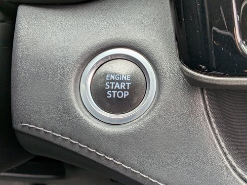 Used 2021 Toyota Highlander XLE image 30