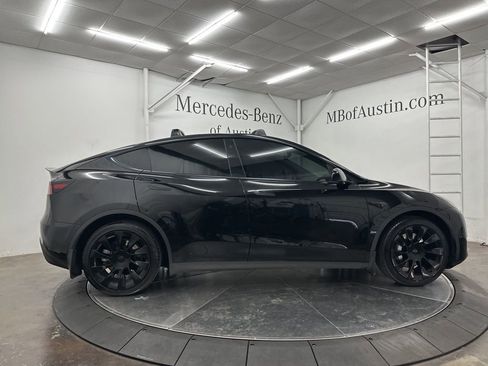 Used 2021 Tesla Model Y Long Range image 8