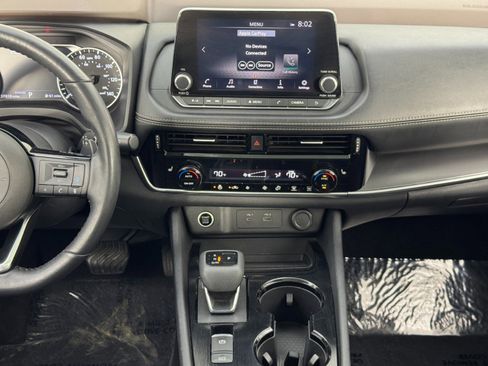 Used 2022 Nissan Rogue SV w/ SV Premium Package image 22