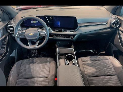 Certified 2025 Chevrolet Equinox LT FWD image 5