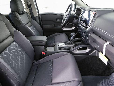 New 2025 Nissan Frontier SV image 31