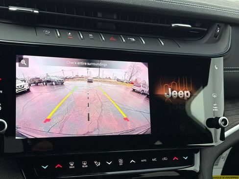 New 2026 Jeep Grand Cherokee Altitude AWD/4WD image 19