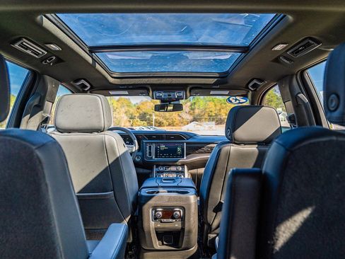 Used 2023 GMC Yukon Denali image 19
