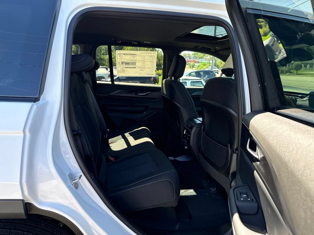 New 2027 Jeep Grand Cherokee Laredo X AWD/4WD image 24
