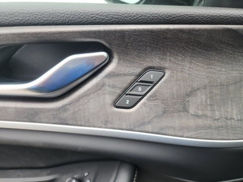 New 2025 Jeep Grand Cherokee Limited image 19