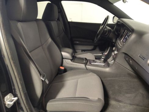 Used 2019 Dodge Charger SXT w/ Blacktop Package RWD image 21