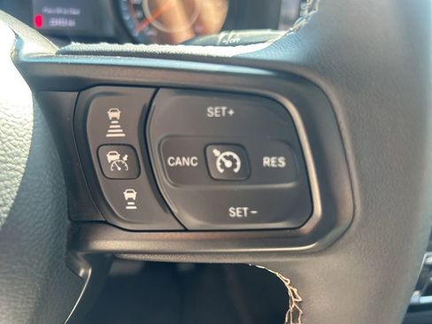 Used 2025 Jeep Gladiator Sport AWD/4WD image 12