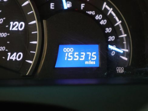 Used 2014 Toyota Camry LE FWD image 34
