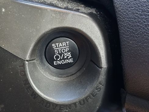 Used 2020 Jeep Renegade Altitude image 21