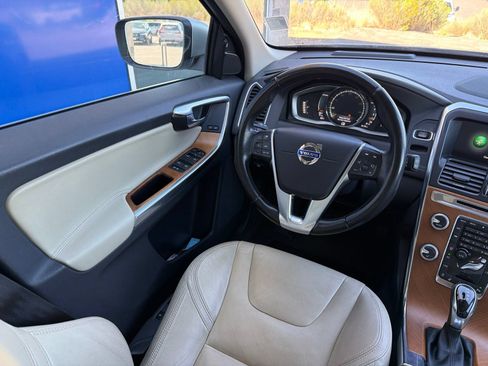 Used 2017 Volvo XC60 T5 Inscription w/ Advanced Package AWD/4WD image 12