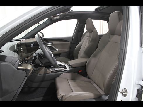 Used 2025 Audi Q5 Premium Plus AWD/4WD image 5