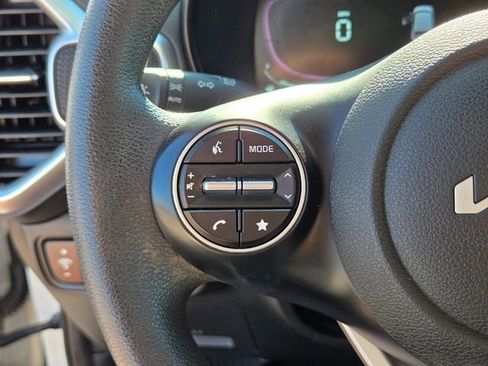 Used 2023 Kia Soul LX w/ LX Technology Package image 27