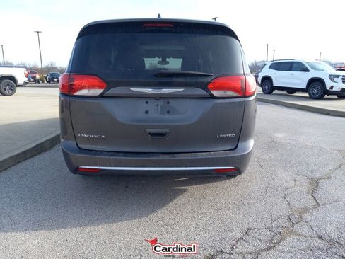 Used 2018 Chrysler Pacifica Limited image 9