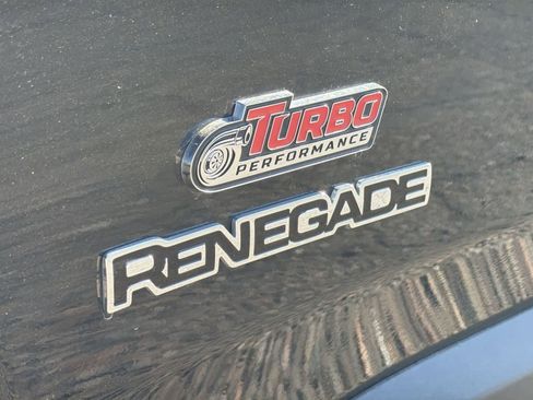 Used 2023 Jeep Renegade Latitude image 33