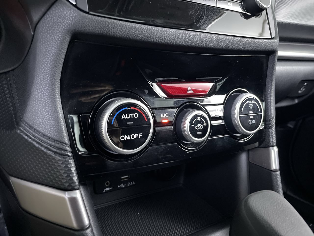 Used 2019 Subaru Forester Premium AWD/4WD image 17