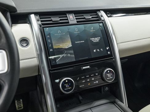 Used 2023 Land Rover Discovery S R-Dynamic image 22