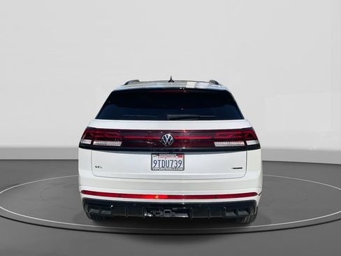 Used 2025 Volkswagen Atlas Cross Sport SEL R-Line image 5