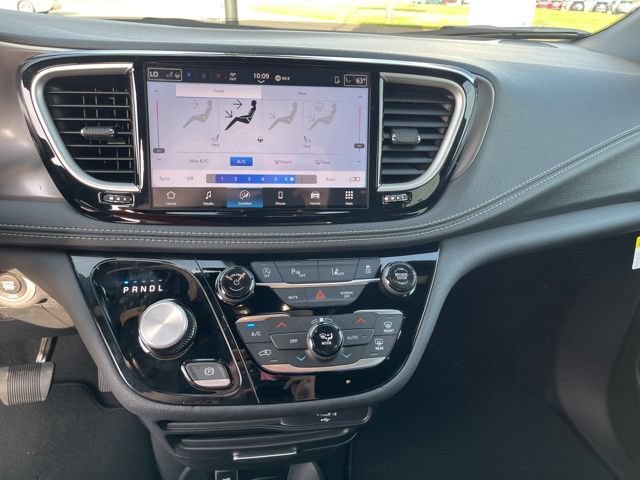 New 2026 Chrysler Pacifica Select w/ S Appearance Package FWD image 15