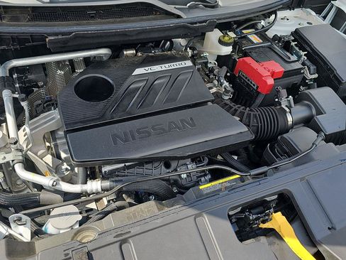 Used 2025 Nissan Rogue SL AWD/4WD image 35