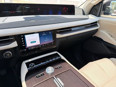 New 2027 Lincoln Navigator Reserve AWD/4WD image 27