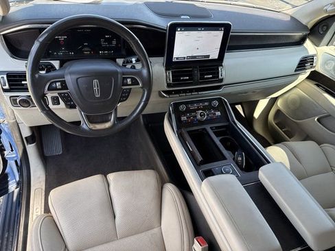 Used 2019 Lincoln Navigator Reserve image 19